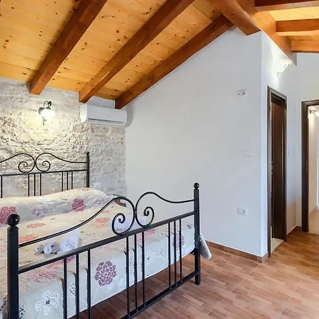 Gospodi Casa de Férias Radetići